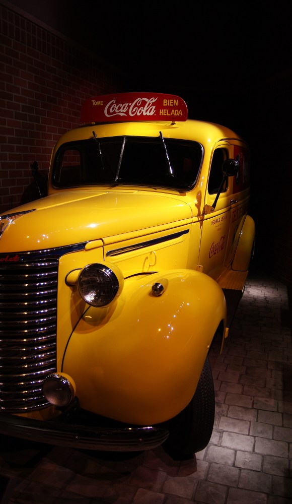 coke world old car
