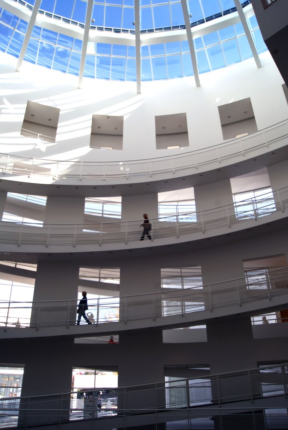 high museum of art atrium ramps