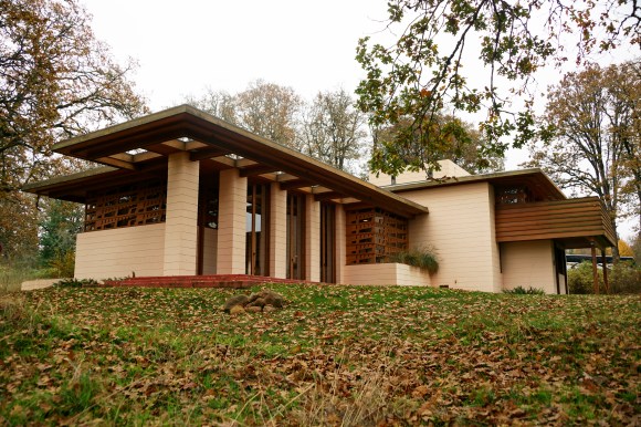 Gordon House Money Shot