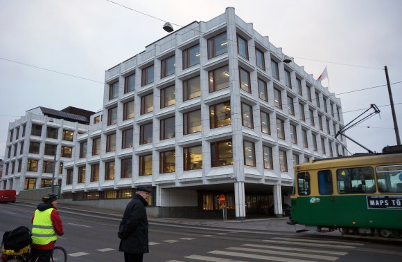 Aalto 1_Stora Enso Head Offices_Street with tram