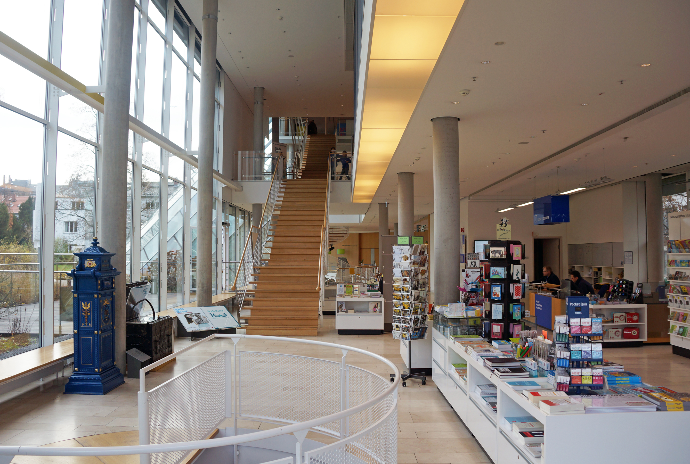 Frankfurt Germany_behnisch architekten interior