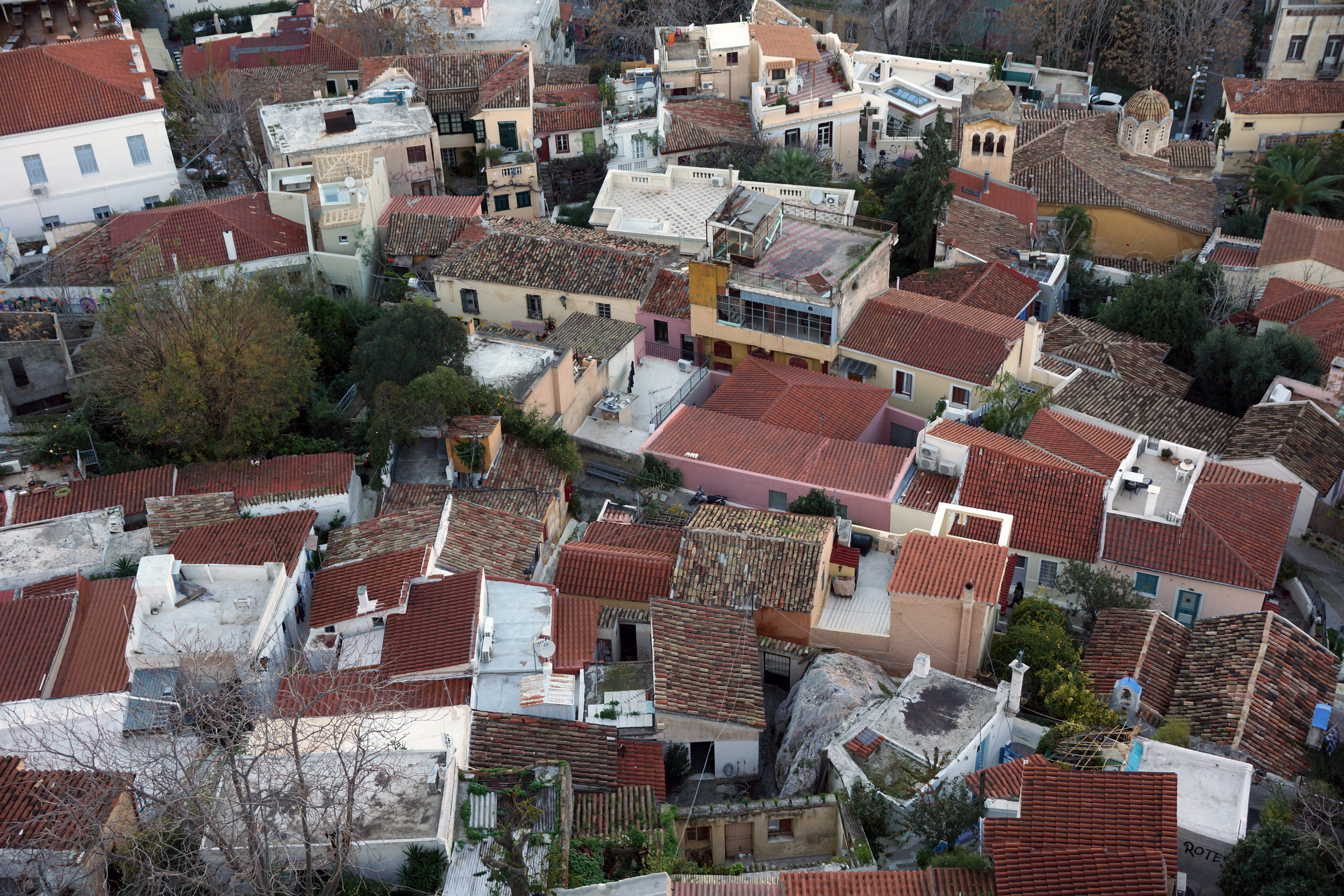 athens_greece_citybelowacropolis